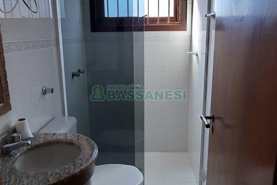 Apto Mobiliado com 80m², 2 dormitórios, 1 vaga, no bairro Medianeira em Caxias do Sul para Alugar