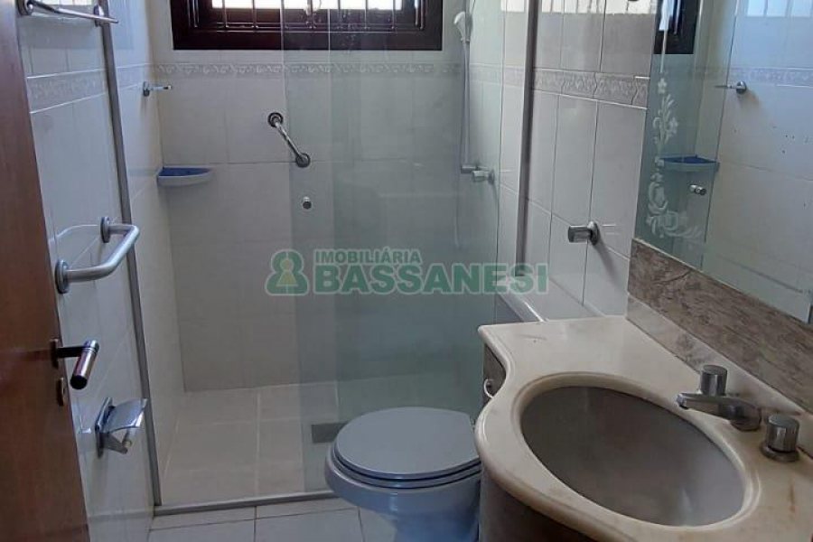 Apto Mobiliado com 80m², 2 dormitórios, 1 vaga, no bairro Medianeira em Caxias do Sul para Alugar