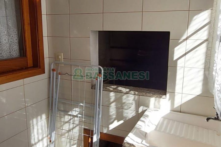 Apto Mobiliado com 80m², 2 dormitórios, 1 vaga, no bairro Medianeira em Caxias do Sul para Alugar