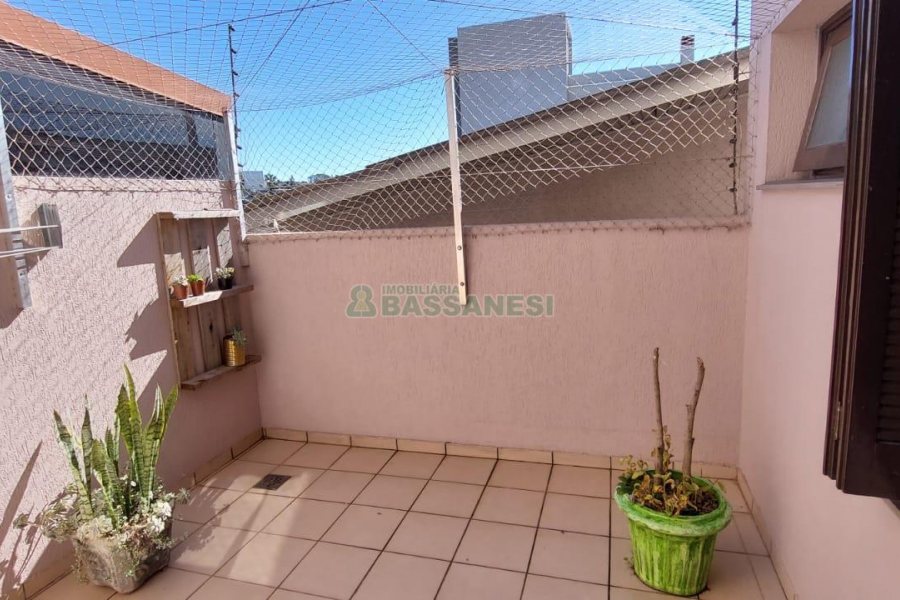 Apto Mobiliado com 80m², 2 dormitórios, 1 vaga, no bairro Medianeira em Caxias do Sul para Alugar