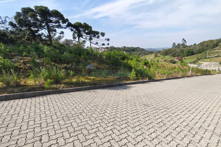 Terreno com 412m², no bairro Nossa Senhora da Conceição em Caxias do Sul para Comprar