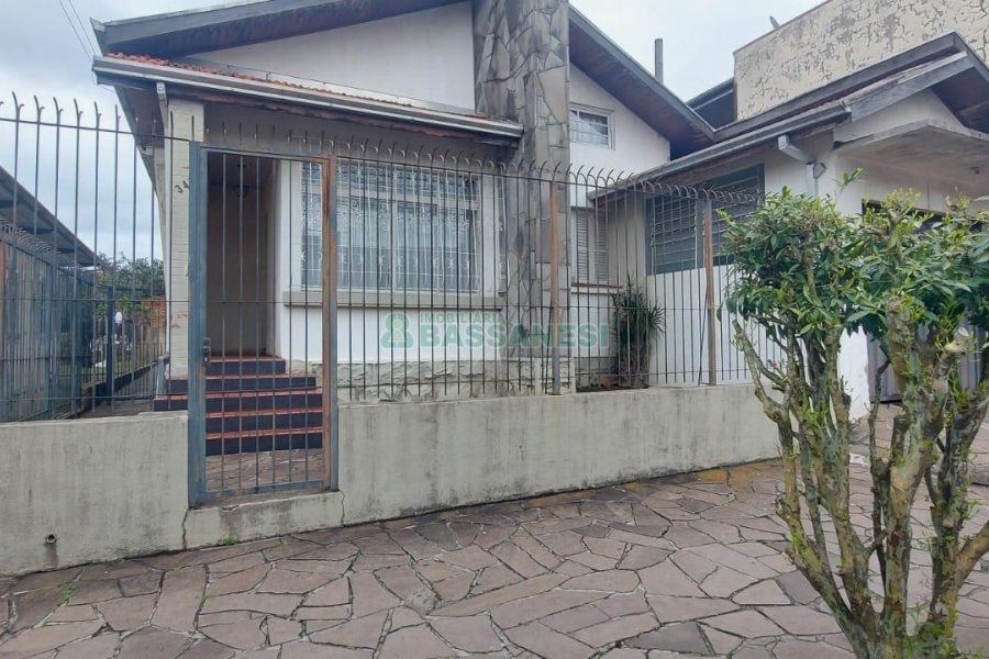 Casa com 147m², 5 dormitórios, 1 vaga, no bairro Pio X em Caxias do Sul para Alugar