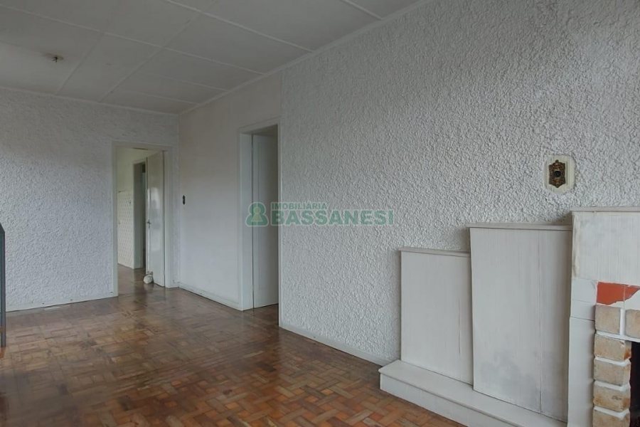 Casa com 147m², 5 dormitórios, 1 vaga, no bairro Pio X em Caxias do Sul para Alugar