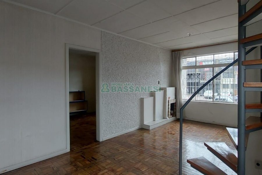 Casa com 147m², 5 dormitórios, 1 vaga, no bairro Pio X em Caxias do Sul para Alugar
