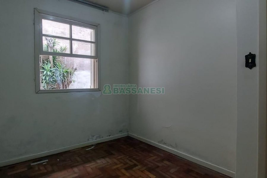 Casa com 147m², 5 dormitórios, 1 vaga, no bairro Pio X em Caxias do Sul para Alugar