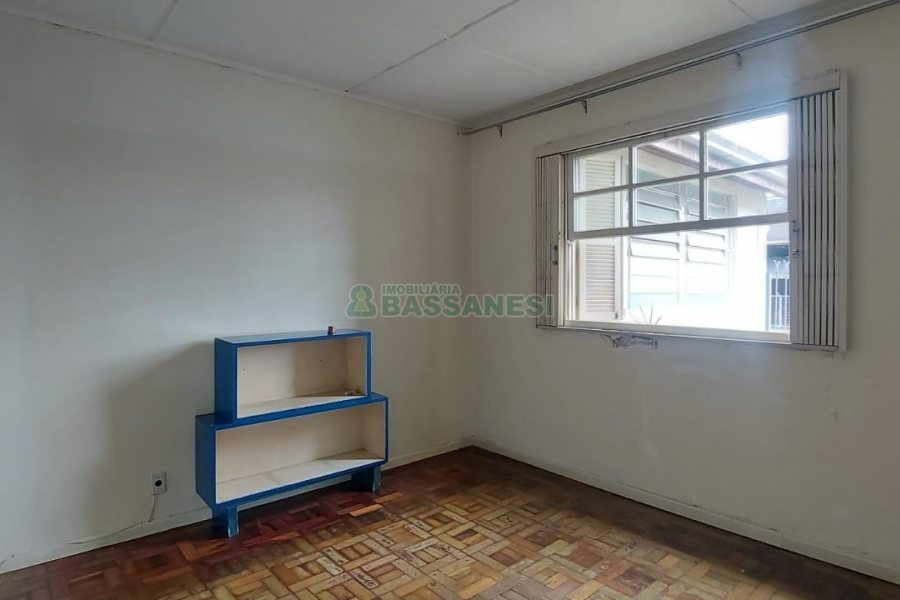 Casa com 147m², 5 dormitórios, 1 vaga, no bairro Pio X em Caxias do Sul para Alugar