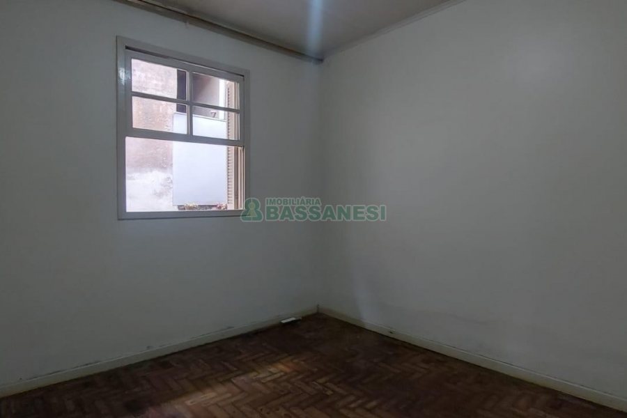 Casa com 147m², 5 dormitórios, 1 vaga, no bairro Pio X em Caxias do Sul para Alugar