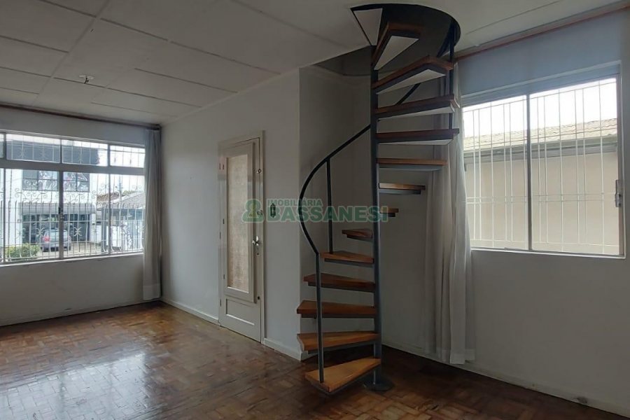 Casa com 147m², 5 dormitórios, 1 vaga, no bairro Pio X em Caxias do Sul para Alugar