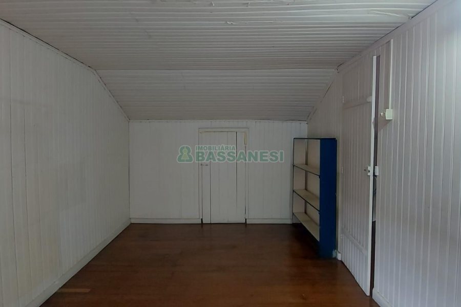 Casa com 147m², 5 dormitórios, 1 vaga, no bairro Pio X em Caxias do Sul para Alugar