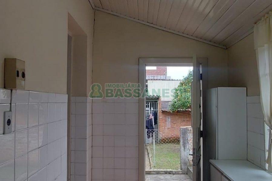 Casa com 147m², 5 dormitórios, 1 vaga, no bairro Pio X em Caxias do Sul para Alugar