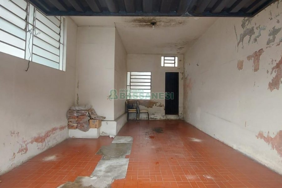 Casa com 147m², 5 dormitórios, 1 vaga, no bairro Pio X em Caxias do Sul para Alugar