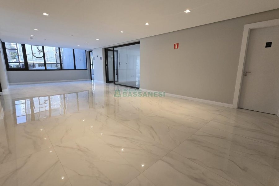 Sobreloja com 285m², 2 vagas, no bairro Exposição em Caxias do Sul para Alugar