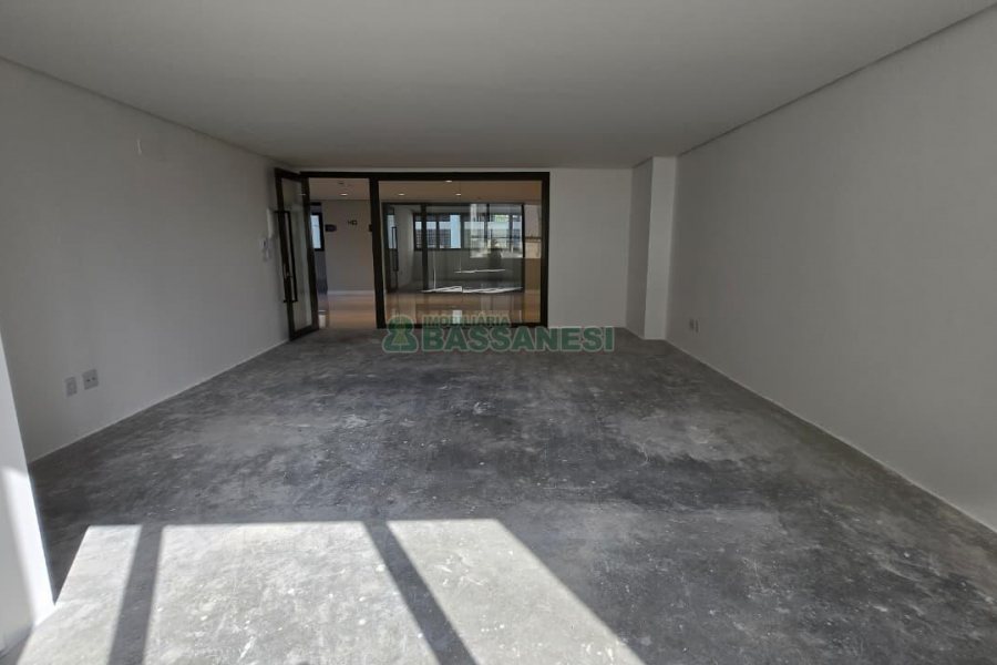 Sobreloja com 285m², 2 vagas, no bairro Exposição em Caxias do Sul para Alugar
