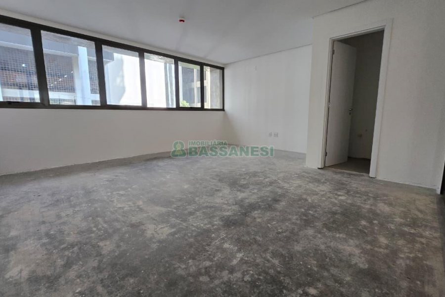 Sobreloja com 285m², 2 vagas, no bairro Exposição em Caxias do Sul para Alugar