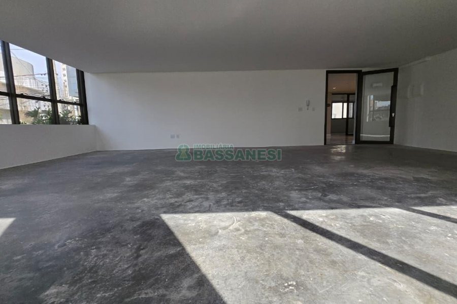 Sobreloja com 285m², 2 vagas, no bairro Exposição em Caxias do Sul para Alugar