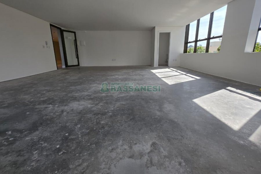 Sobreloja com 285m², 2 vagas, no bairro Exposição em Caxias do Sul para Alugar