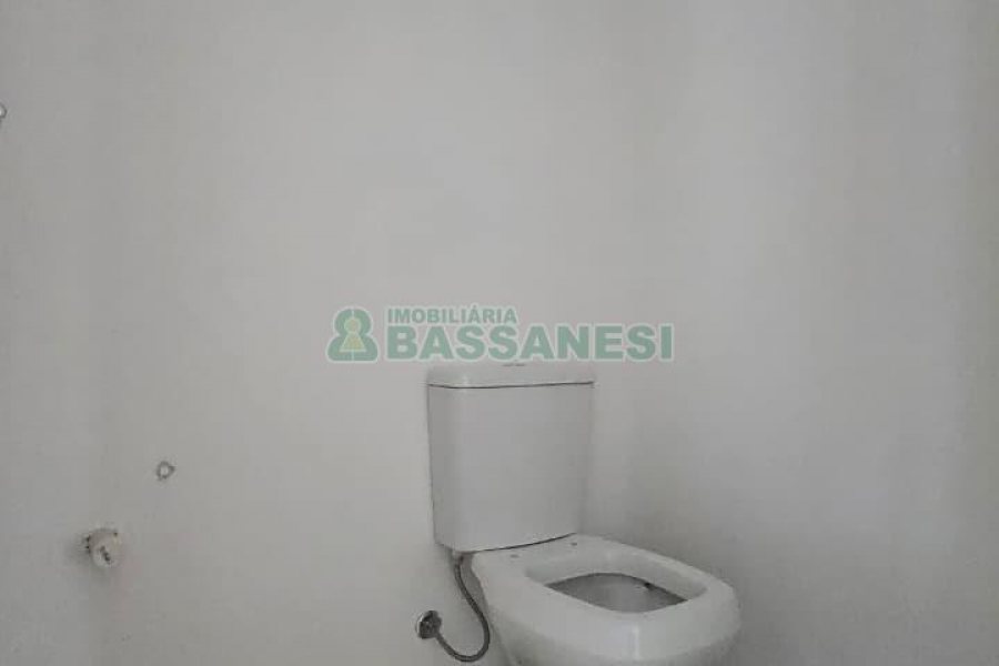 Sobreloja com 285m², 2 vagas, no bairro Exposição em Caxias do Sul para Alugar