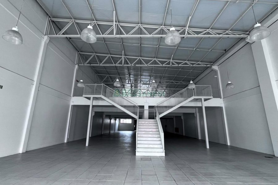 Loja com 1140m², 2 vagas, no bairro São José em Caxias do Sul para Alugar
