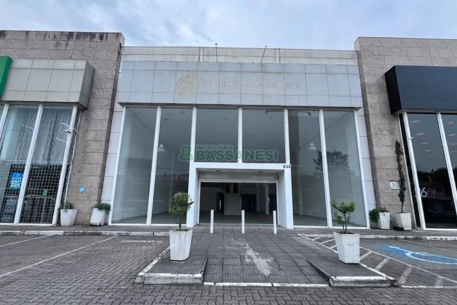 Loja com 1140m², 2 vagas, no bairro São José em Caxias do Sul para Alugar