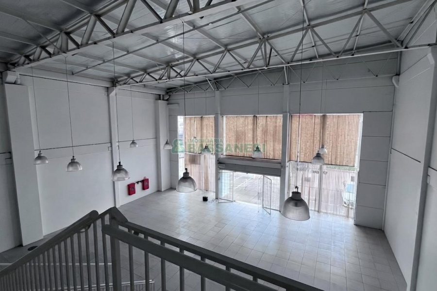 Loja com 1140m², 2 vagas, no bairro São José em Caxias do Sul para Alugar