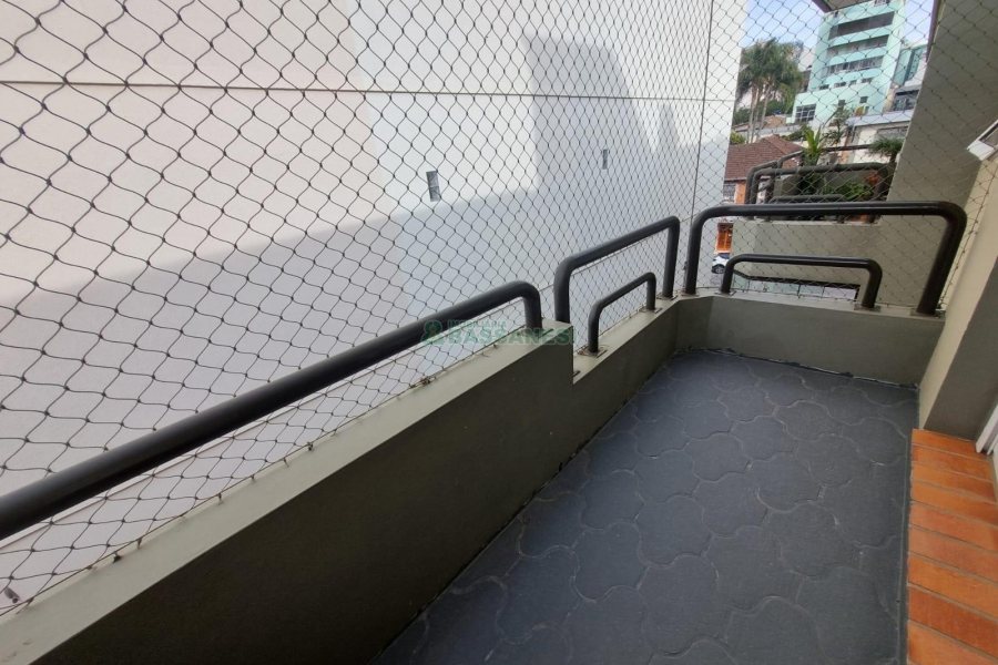 Apartamento com 94m², 2 dormitórios, 1 vaga, no bairro São Pelegrino em Caxias do Sul para Alugar