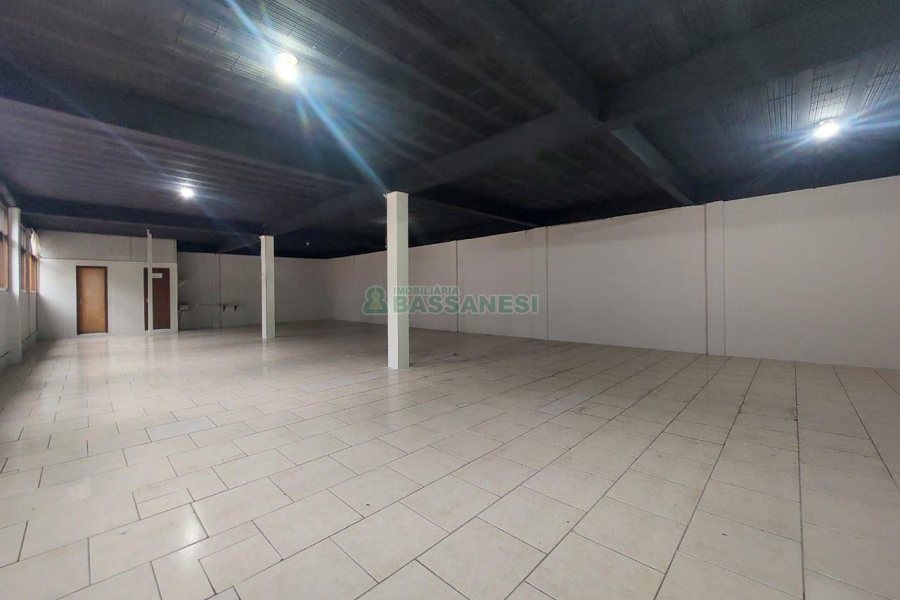 Loja com 260m², no bairro Vinhedos em Caxias do Sul para Alugar