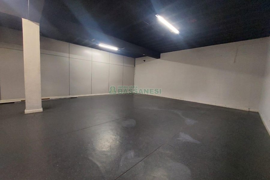Loja com 260m², no bairro Vinhedos em Caxias do Sul para Alugar