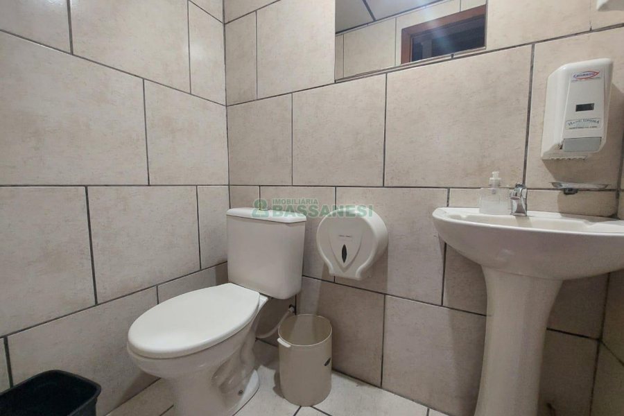 Loja com 260m², no bairro Vinhedos em Caxias do Sul para Alugar