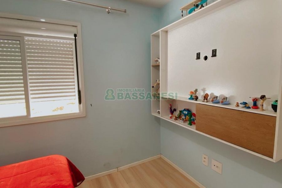 Apartamento com 52m², 2 dormitórios, 3 vagas, no bairro Treviso em Caxias do Sul para Comprar