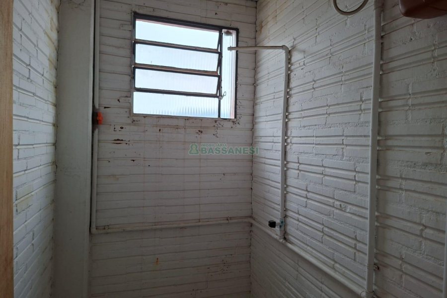 Pavilhão com 240m², no bairro De Zorzi em Caxias do Sul para Alugar
