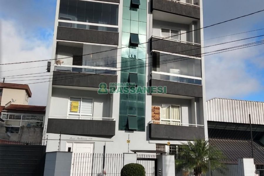 Apto Mobiliado com 75m², 2 dormitórios, 1 vaga, no bairro Desvio Rizzo em Caxias do Sul para Alugar