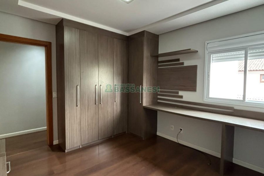 Apto Mobiliado com 75m², 2 dormitórios, 1 vaga, no bairro Desvio Rizzo em Caxias do Sul para Alugar