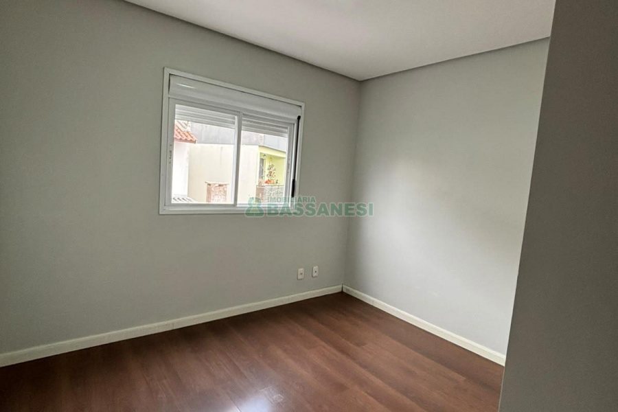 Apto Mobiliado com 75m², 2 dormitórios, 1 vaga, no bairro Desvio Rizzo em Caxias do Sul para Alugar