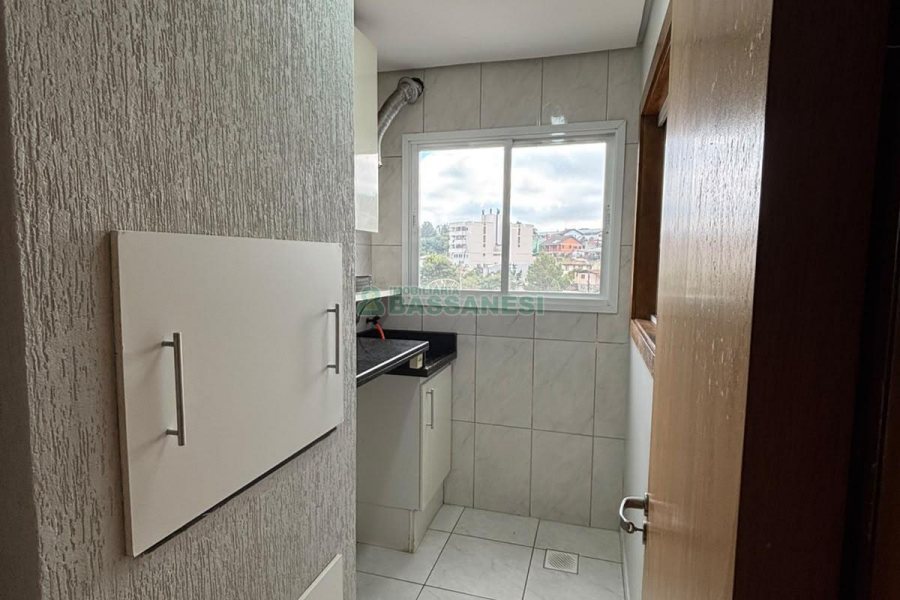 Apto Mobiliado com 75m², 2 dormitórios, 1 vaga, no bairro Desvio Rizzo em Caxias do Sul para Alugar