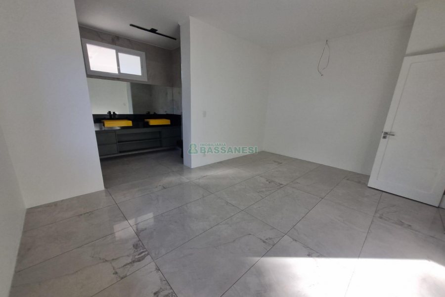 Casa com 377m², 4 dormitórios, 5 vagas, no bairro Bela Vista em Caxias do Sul para Alugar ou Comprar