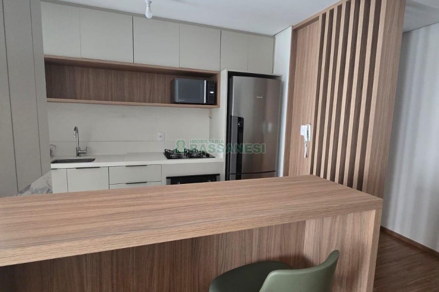 Apto Mobiliado com 112m², 2 dormitórios, 1 vaga, no bairro Lourdes em Caxias do Sul para Alugar