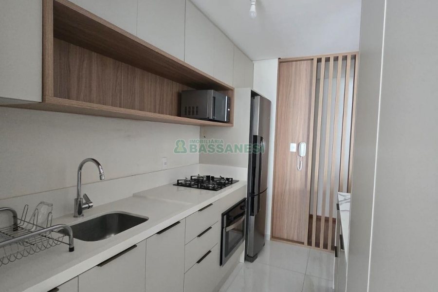 Apto Mobiliado com 112m², 2 dormitórios, 1 vaga, no bairro Lourdes em Caxias do Sul para Alugar