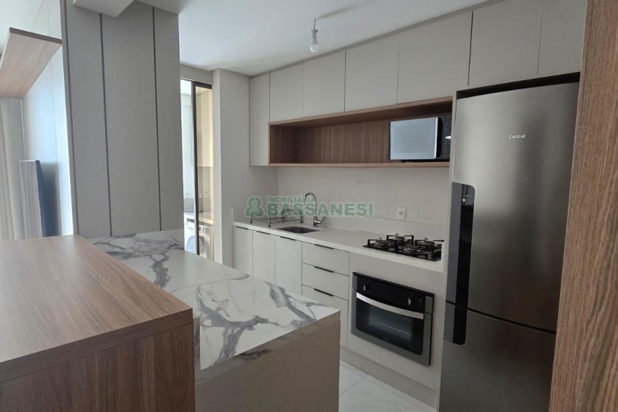 Apto Mobiliado com 112m², 2 dormitórios, 1 vaga, no bairro Lourdes em Caxias do Sul para Alugar