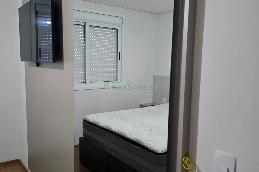 Apto Mobiliado com 112m², 2 dormitórios, 1 vaga, no bairro Lourdes em Caxias do Sul para Alugar