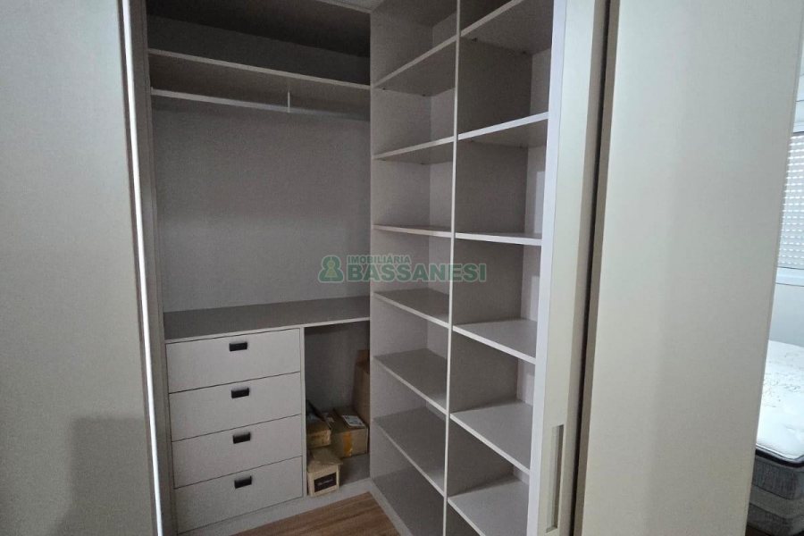 Apto Mobiliado com 112m², 2 dormitórios, 1 vaga, no bairro Lourdes em Caxias do Sul para Alugar
