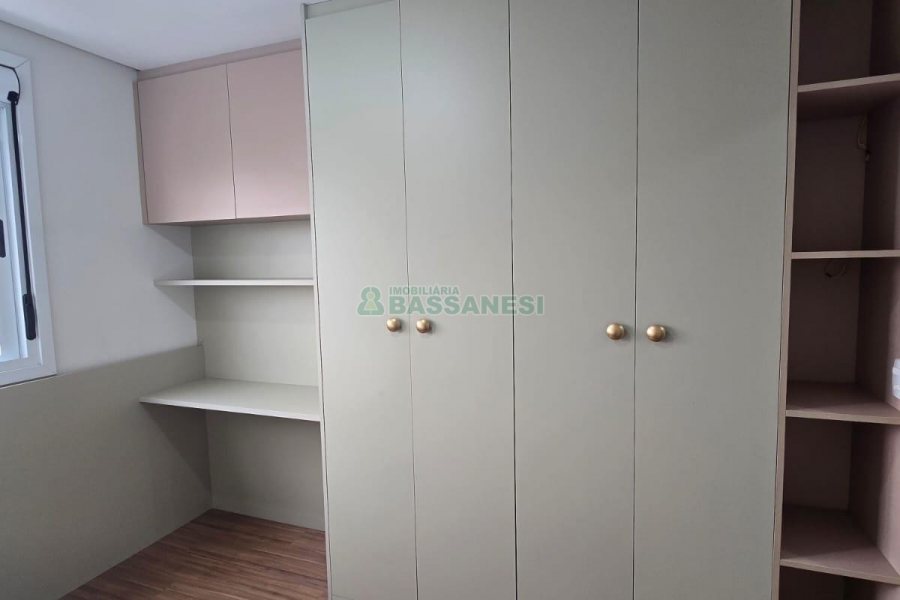 Apto Mobiliado com 112m², 2 dormitórios, 1 vaga, no bairro Lourdes em Caxias do Sul para Alugar