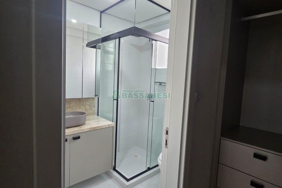 Apto Mobiliado com 112m², 2 dormitórios, 1 vaga, no bairro Lourdes em Caxias do Sul para Alugar