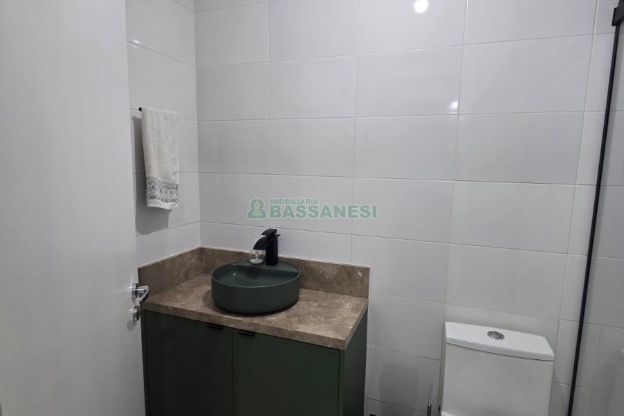 Apto Mobiliado com 112m², 2 dormitórios, 1 vaga, no bairro Lourdes em Caxias do Sul para Alugar