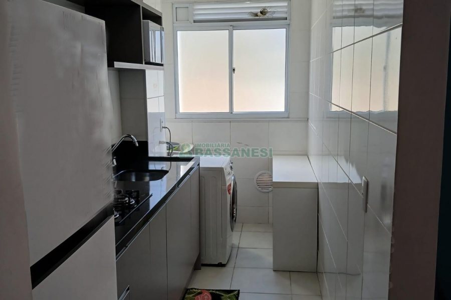 Apartamento com 42m², 2 dormitórios, 1 vaga, no bairro Panazzolo em Caxias do Sul para Alugar