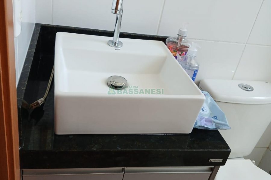 Apartamento com 42m², 2 dormitórios, 1 vaga, no bairro Panazzolo em Caxias do Sul para Alugar