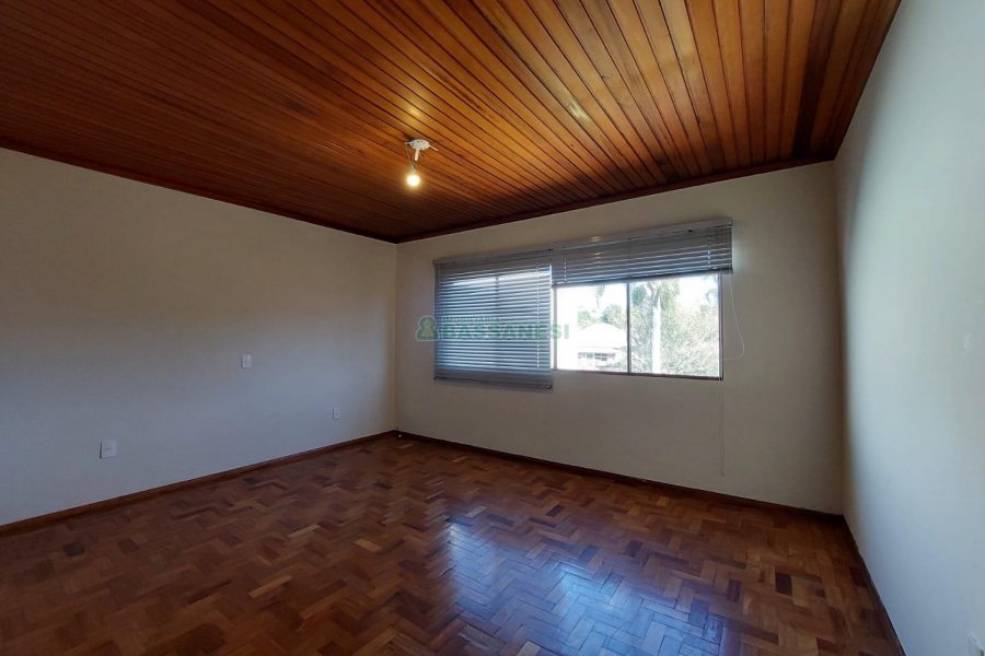 Casa com 120m², 3 dormitórios, 1 vaga, no bairro Cruzeiro em Caxias do Sul para Alugar