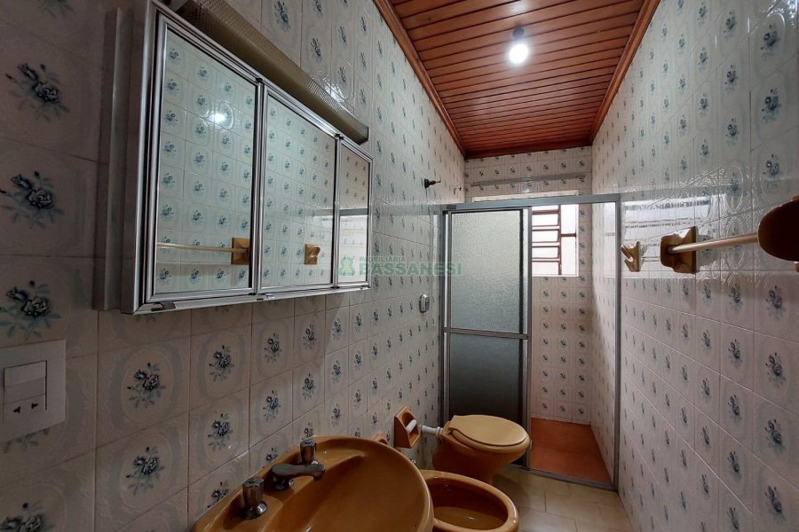 Casa com 120m², 3 dormitórios, 1 vaga, no bairro Cruzeiro em Caxias do Sul para Alugar
