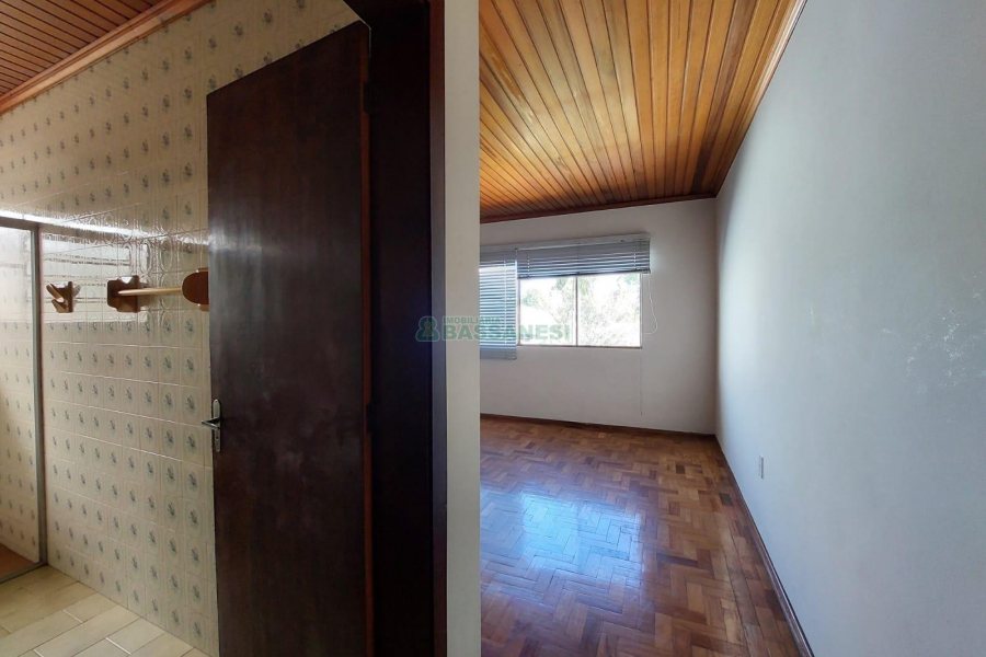 Casa com 120m², 3 dormitórios, 1 vaga, no bairro Cruzeiro em Caxias do Sul para Alugar