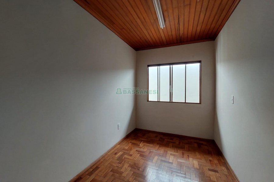 Casa com 120m², 3 dormitórios, 1 vaga, no bairro Cruzeiro em Caxias do Sul para Alugar