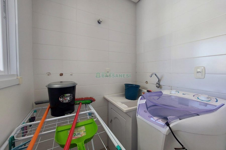 Apto Mobiliado, 1 dormitório, 1 vaga, no bairro Petrópolis em Caxias do Sul para Alugar